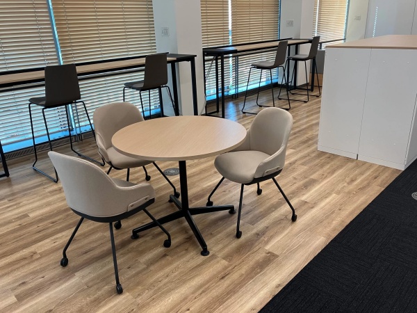 黒田生々堂のオフィスデザイン事例